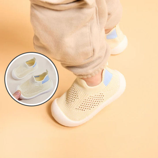 chaussure souple jambes bébé
