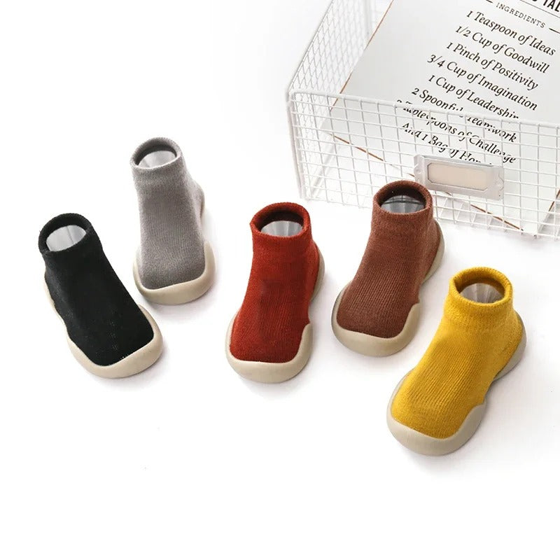 ensemble differentes couleurs chaussons marche antiderapantes